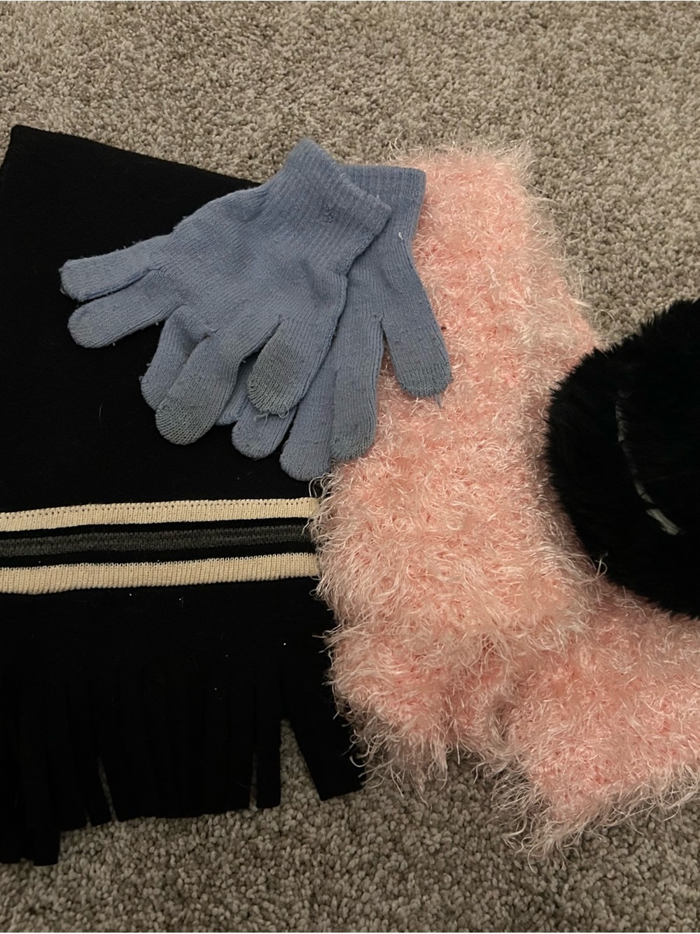 Women’s Winter Scarves/Earmuff/Gloves Bundle